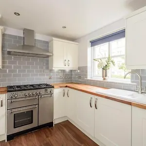 Cosy Roseburn Apartment, - 2 Bedrooms, Free Parking Edimburgo